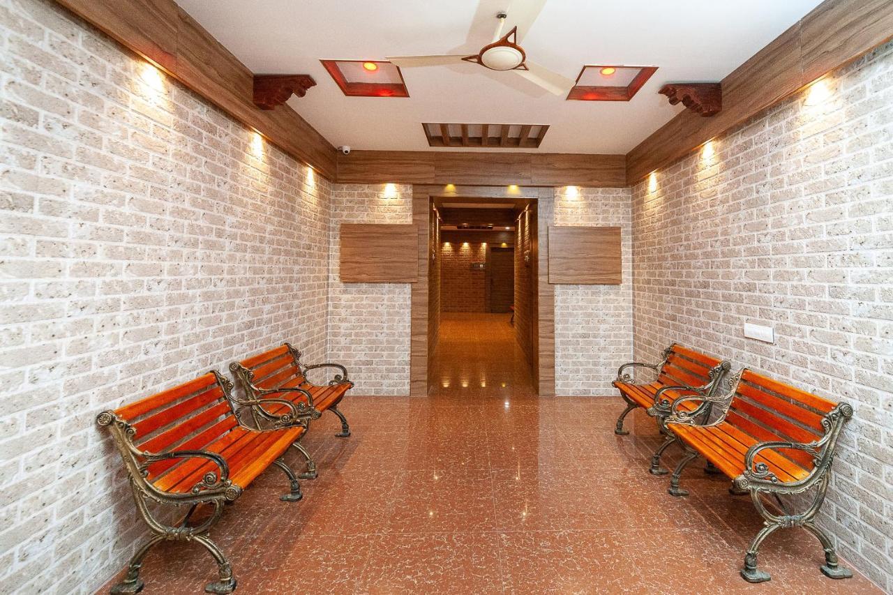 Oyo 29859 Rds Guest House Ambur Exterior foto